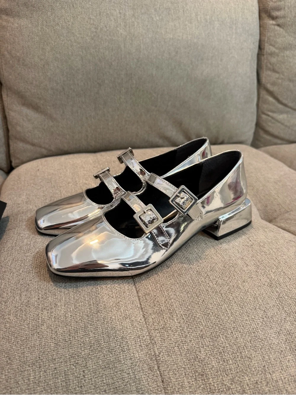 Gianni Bini shiny silver